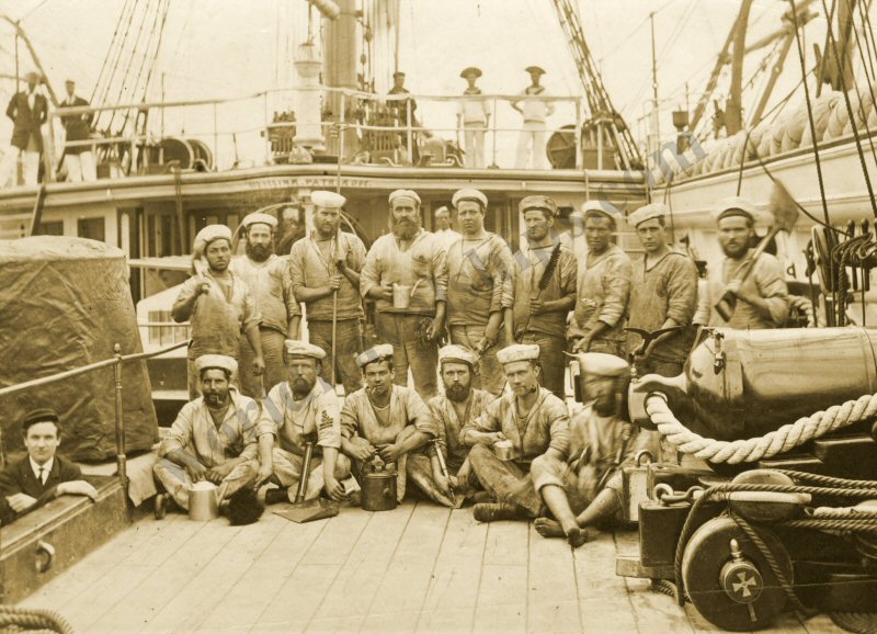 HMS Wolverine Crew [Postcard]